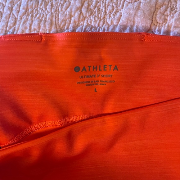 Athleta Ultimate Shorts Size L - Picture 3 of 5
